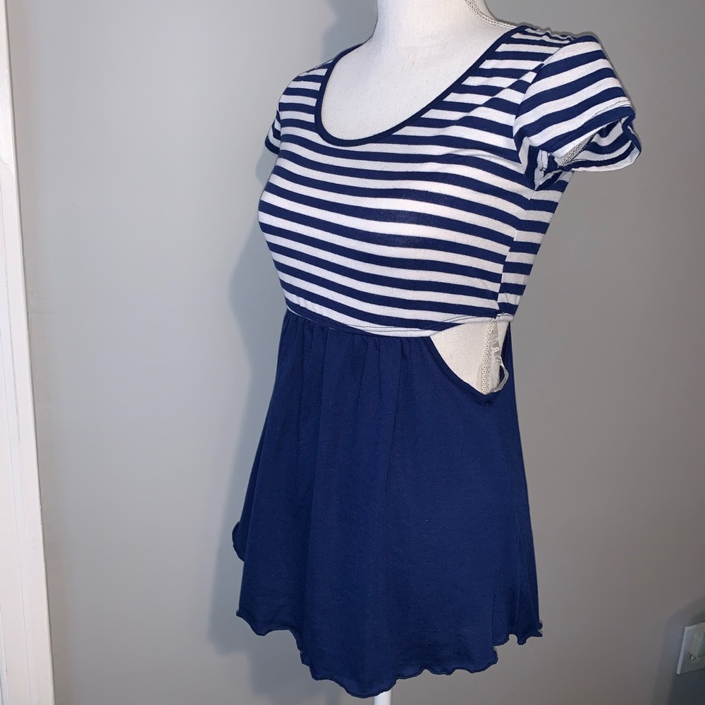 Derek Heart navy and white stripe short sleeve top